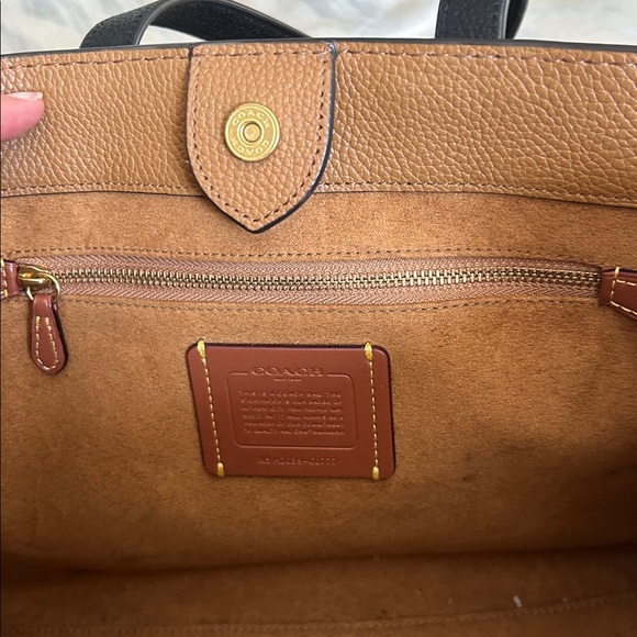 Coach Tan and Cream Leather Handbag with crossbody strap - Picture 8 of 8